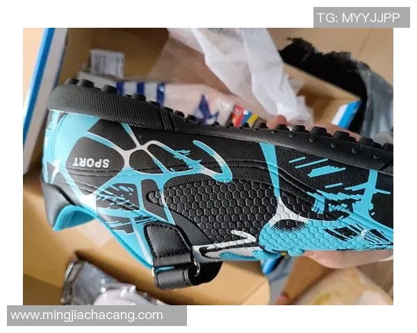 女足球爱好者必看足球明星推荐的时尚运动鞋款合集