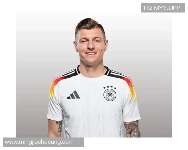 足球明星克罗斯的足球之路与小白的成长故事 足球明星克罗斯的足球之路与小白的成长故事