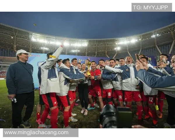 退役足球明星重返赛场的精彩瞬间以60帧记录他们的辉煌与激情