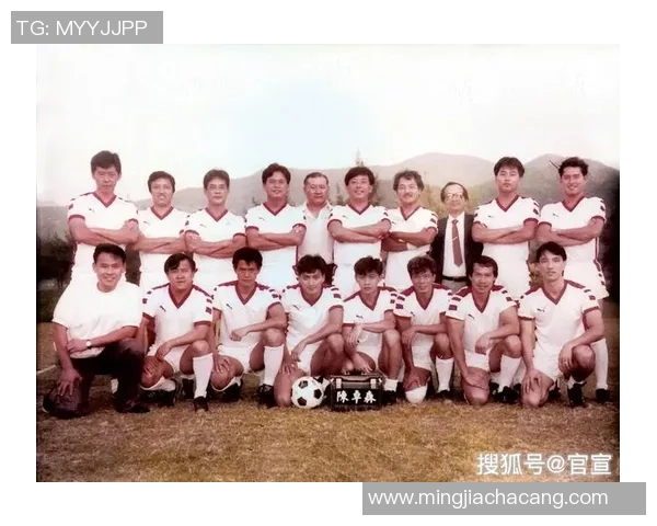 足球明星青春岁月的变迁与成长对比照片欣赏