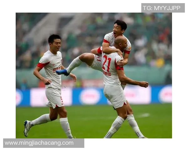 成都足球队在足球团队协作排行榜中荣获第三名展现出强大团队精神与协作能力