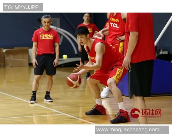 武汉篮球队在世界锦标赛中以100分稳居积分榜首位追赶者紧随其后 武汉篮球队在世界锦标赛中以100分稳居积分榜首位追赶者紧随其后